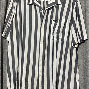 Lee Men's Black and White Striped Button Down Shirt